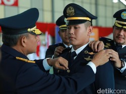 Perwira Penerbang API Banyuwangi Doakan Menhub Segera Sembuh