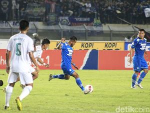 Zulham Zamrun Ungkap Rasanya Debut Kedua yang Singkat di Persib Bandung Zulham Zamrun Ungkap Rasanya Debut Kedua yang Singkat di Persib Bandung