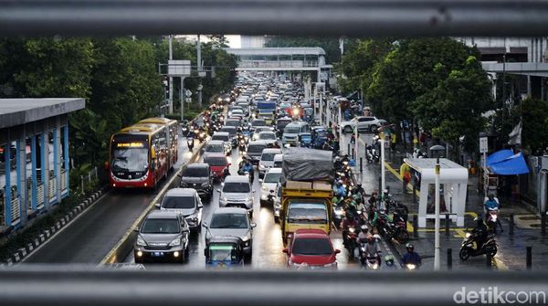 Potret Kemacetan Sore Ini Tanpa Ganjil Genap