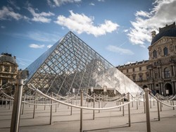 Prancis Pangkas Isolasi Corona Jadi 7 Hari Meski Kasus Melonjak Terus