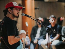 Cinta dan Benci Petra Sihombing pada Dunia Maya di Semenjak Internet