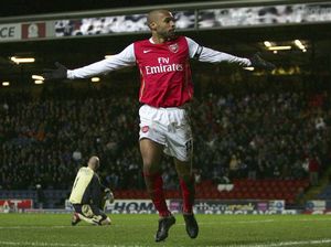 Henry: Gampangan Main di Arsenal Ketimbang di Barcelona