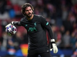 Tantangan Alisson ke Ter Stegen, Thiago Silva dan Filipe Luiz: #SaveHands