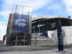Tottenham Hotspur Stadium, kandang Spurs yang megah kini kosong melompong (Shaun Botterill/Getty Images)