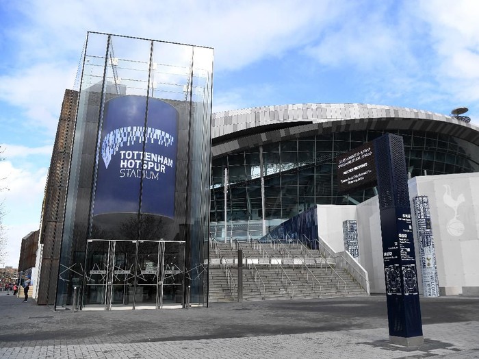 LONDON, ENGLAND - MARCH 13: A general view of the Emirates Stadium, home to Arsenal Football Club on March 13, 2020 in London, England. It has been announced that all football league matches, including the Premier League and Women’s Super League, have been postponed until at least April 3 in response to the threat of coronavirus. This follows UEFA's decision to suspend fixtures in the Champion's League and the Europa League, as many top flight players enter self-isolation.  (Photo by Dan Kitwood/Getty Images)