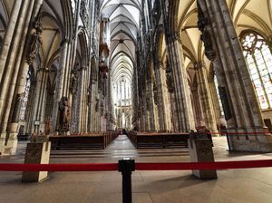 Jerman Dihajar Corona, Gereja Cologne Sunyi Sepi