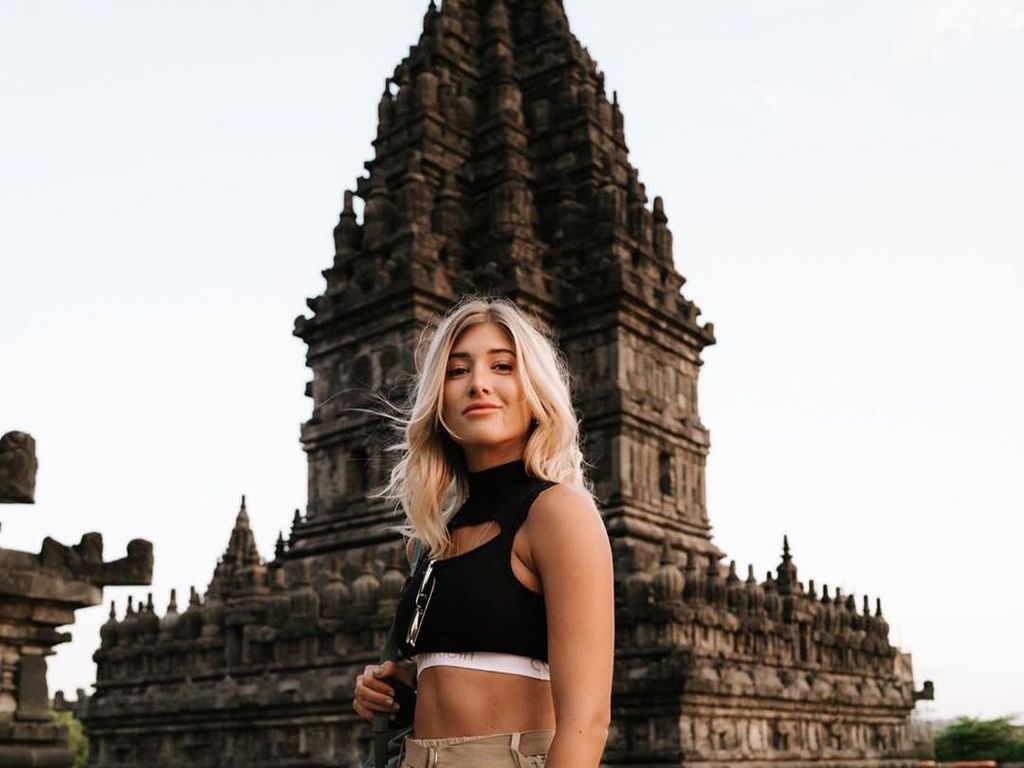 Travel Influencer Cantik Lauren Bullen yang Punya Mansion di Bali