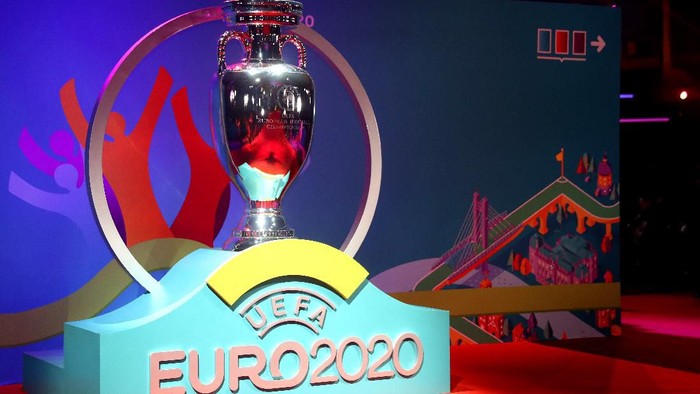 BUCHAREST, ROMANIA - NOVEMBER 30: General view of a replica trophy is seen prior to the UEFA Euro 2020 Final Draw Ceremony at the Romexpo on November 30, 2019 in Bucharest, Romania. (Photo by Dean Mouhtaropoulos/Getty Images)