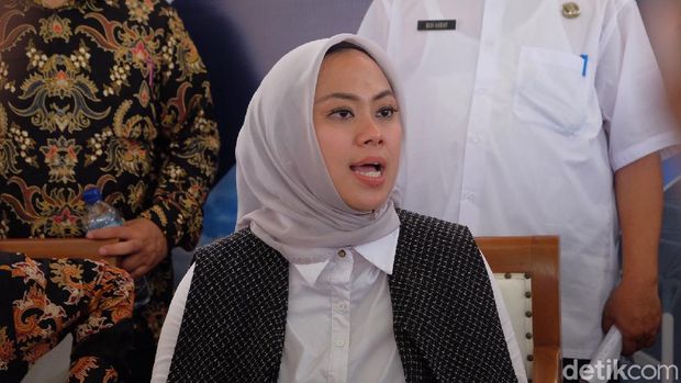 Bupati Karang Cellica Nurrachdiana positif Corona