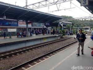 Stasiun Bekasi Lengang Pagi Ini