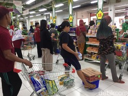 Dolar AS Tembus Rp 15.929, Bisa Bikin Harga Makanan Naik?