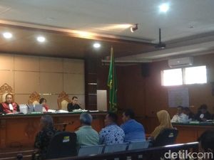 Sidang Bupati Supendi, PNS Akui Ada Pengaturan Lelang Proyek di Indramayu Sidang Bupati Supendi, PNS Akui Ada Pengaturan Lelang Proyek di Indramayu