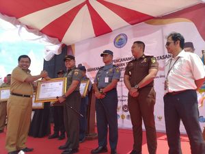 BNPP Resmikan Kantor Bupati-Sekolah di Anambas Kepri BNPP Resmikan Kantor Bupati-Sekolah di Anambas Kepri