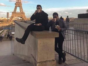 Netizen Tajir Melintir, Ajak Temannya Ngopi Dadakan ke Paris Netizen Tajir Melintir, Ajak Temannya Ngopi Dadakan ke Paris
