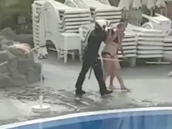 Turis Inggris Ditahan, Gegara Berenang di Tengah Karantina Corona