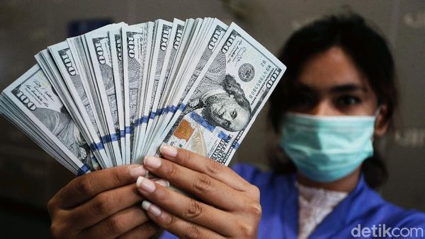 Rupiah Bertekuk Lutut Terhadap Dollar AS