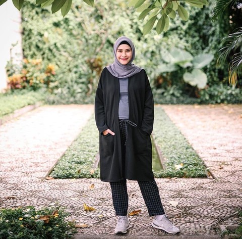 5 Selebgram Ini Beri Inspirasi OOTD Hijab Stylish untuk Ibu Hamil