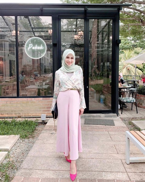 Inspirasi Cantik 5 Hijab Influencer Malaysia Yang Wajib Kamu Ikuti
