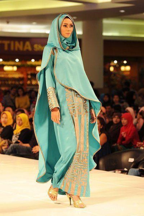 Mix & Match Hijab Warna Tosca Ini Sangat Cantik dan Menarik, Ladies