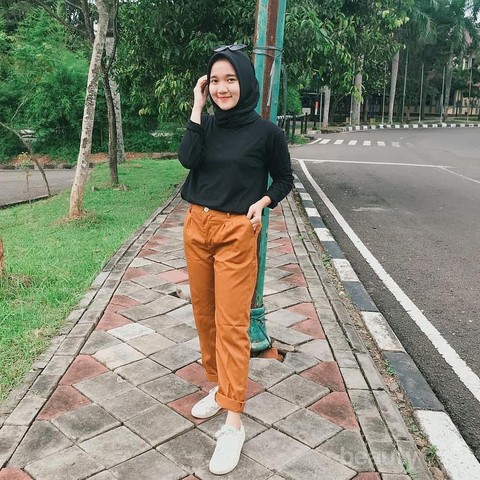 6 Inspirasi Mix  and Match  Celana  Chino  Hijabers Anti Ribet 