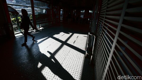 Pelayanan Bus TransJ di Terminal Pinang Ranti Kembali Normal