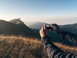 Trik Foto Pemandangan Apik Pakai Ponsel