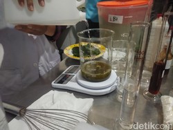 Mahasiswa UNM Makassar Buat Hand Sanitizer Berbahan Daun Mangrove