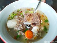Sop Sapi Gosyen : Sluurp! Gurihnya Sop Daging dan Sop Sumsum