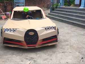 Kreatif! Lamborghini dan Bugatti Dibuat dari Kardus Bekas