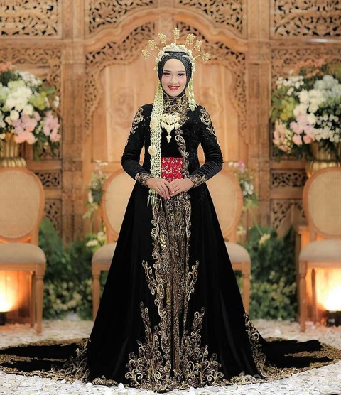 Cantiknya 5 Baju Pengantin Adat Jawa Untuk Muslimah Ini Buatmu Bak Puteri Keraton