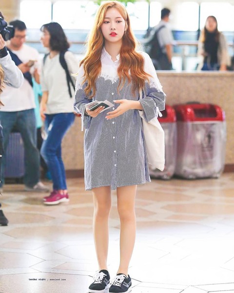 39+ Fashion Sepatu Sneakers Wanita Ala Korea Background