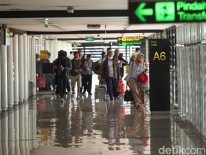 Turis Asing Mau Refund Pajak Via Email Mulai Besok Turis Asing Mau Refund Pajak Via Email Mulai Besok