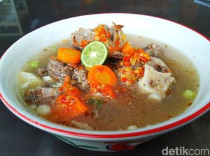 Nikmatnya Menyantap Sop Daging dan Sop Sumsum di Sop Sapi Gosyen Nikmatnya Menyantap Sop Daging dan Sop Sumsum di Sop Sapi Gosyen