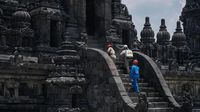 Candi Prambanan Disemprot Disinfektan
