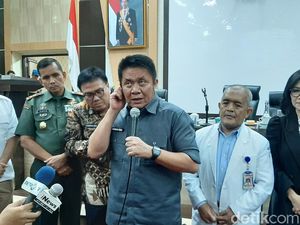 Gubernur Sumsel: Pria Kena Corona Usai Salaman dengan Menhub Hoax, Usut!