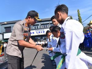 Puluhan Polisi Lamongan yang Berprestasi Dapat Reward