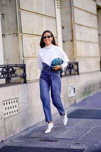 Inspirasi Gaya Musim Panas dengan Jeans 