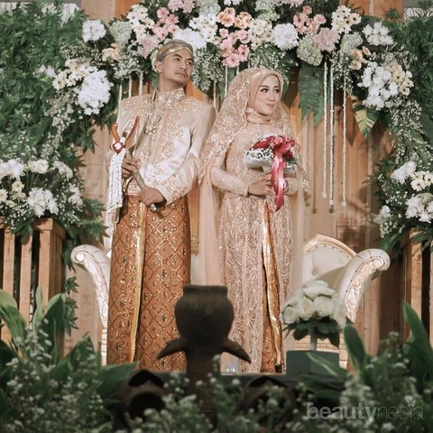 Cantiknya 5 Baju Pengantin Adat Jawa Untuk Muslimah Ini Buatmu Bak Puteri Keraton