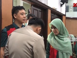 Kuasa Hukum Benarkan Pablo Benua Gugat Cerai Rey Utami