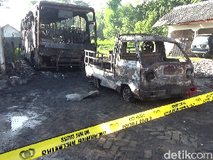 3 Kendaraan Terbakar di SPBU Lumajang, Ini Penjelasan Pertamina 3 Kendaraan Terbakar di SPBU Lumajang, Ini Penjelasan Pertamina