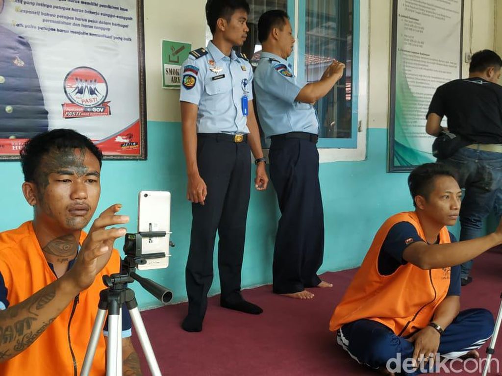 Napi Blitar Tak Boleh Dijenguk Keluarga Cegah Corona, Tapi Bisa Video Call Napi Blitar Tak Boleh Dijenguk Keluarga Cegah Corona, Tapi Bisa Video Call