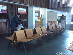 Bandara Banyuwangi Disemprot Desinfektan Antisipasi Covid-19