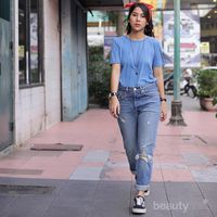 Match: Mom Jeans yang Longgar, Nyaman 