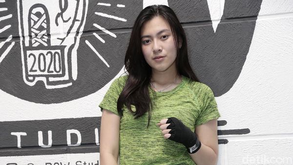 Resiah Lim, Mantan Asisten Ashanty yang Bikin Salfok