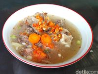 Sop Sapi Gosyen : Sluurp! Gurihnya Sop Daging dan Sop Sumsum