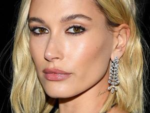 Wajahnya Disebut Hasil Oplas, Hailey Bieber Mau Gugat Dokter Bedah Plastik Wajahnya Disebut Hasil Oplas, Hailey Bieber Mau Gugat Dokter Bedah Plastik