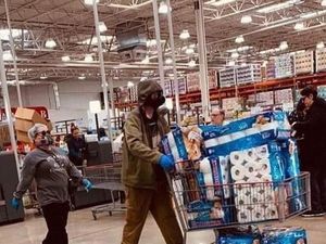 Karma Wanita yang Beli 18 Tisu Gulung Toilet Karena Takut Virus Corona