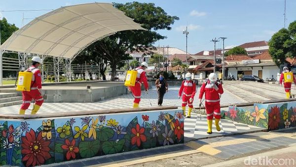 PMI Purworejo Gelar Operasi Disinfeksi Fasilitas Umum