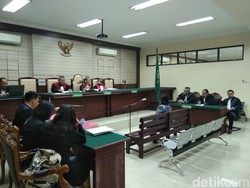Korupsi Jasmas, 3 Mantan Anggota DPRD Surabaya Dituntut 3 Tahun