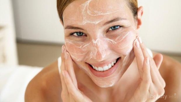 Yuk, Cobain Scrub Wajah Alami yang Bisa Dibuat di Rumah Ini! Dijamin Wajahmu Makin Mulus dan Flawless